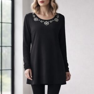 𝅺Cable & Gauge  Scoopneck Stretch Knit Tunic Top with Jeweled Neckline Size M